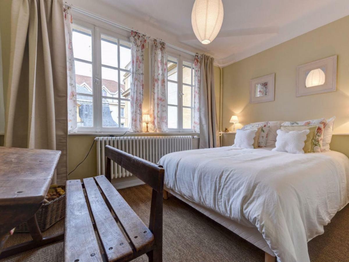 H-Bnb - Les Meubles Du 1 Bed & Breakfast Metz Room photo