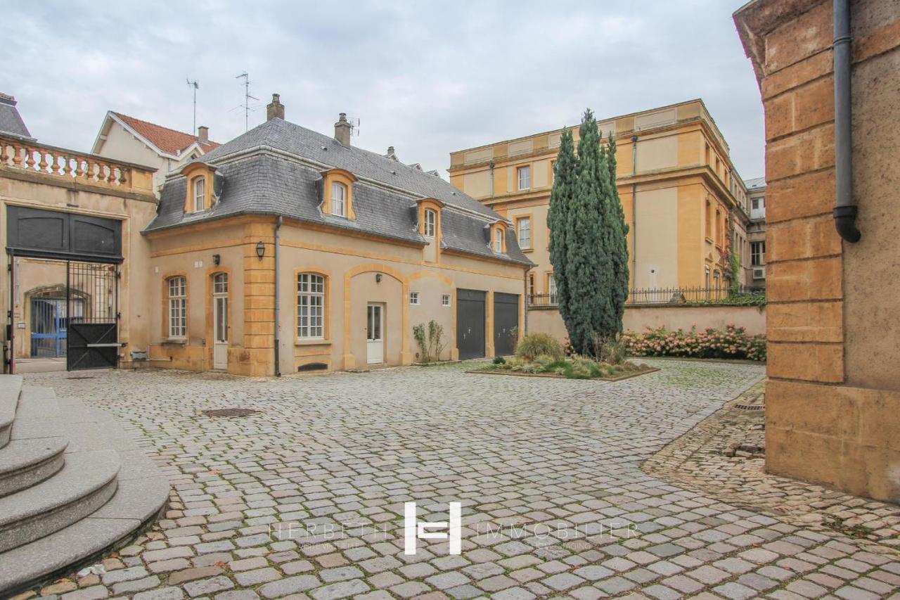 H-Bnb - Les Meubles Du 1 Bed & Breakfast Metz Exterior photo